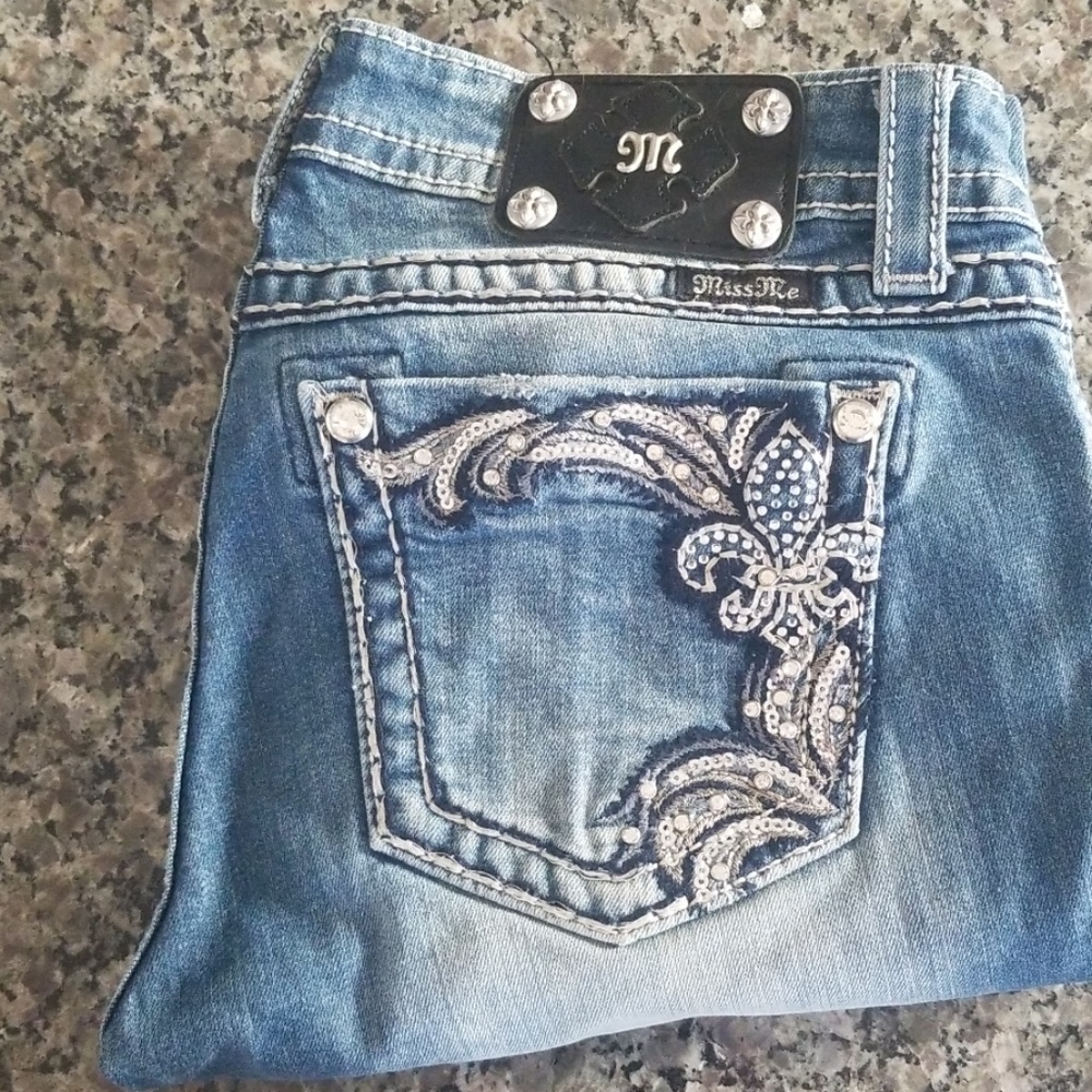 Miss Me Jeans Worn once. Need to size up